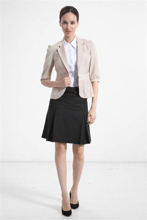 Fashion Runway Business Suit 的图像结果