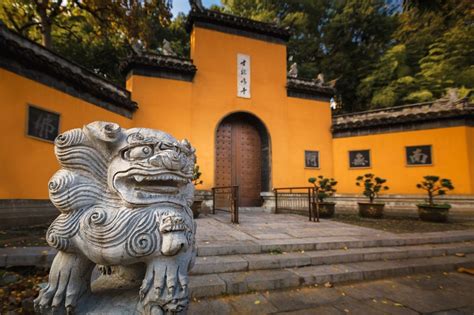 【携程攻略】南京鸡鸣寺景点,鸡鸣寺，又称古鸡鸣寺，位于鸡笼山东麓山阜上，是南京最古老的梵刹之…