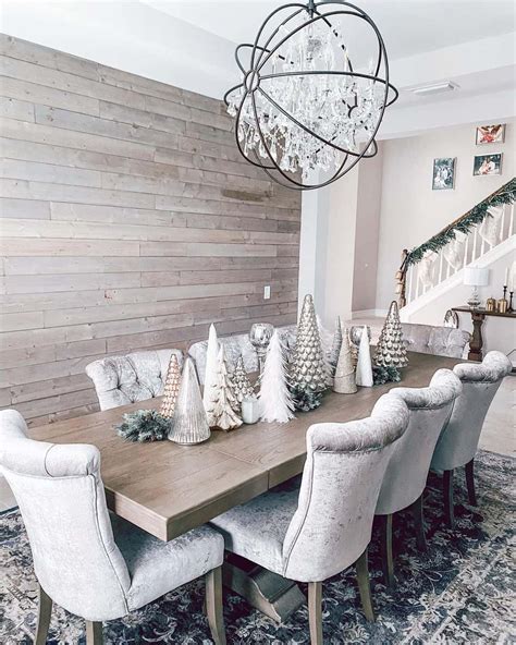 Elegant Christmas Centrepiece Ideas to Transform Your Dining Room Table