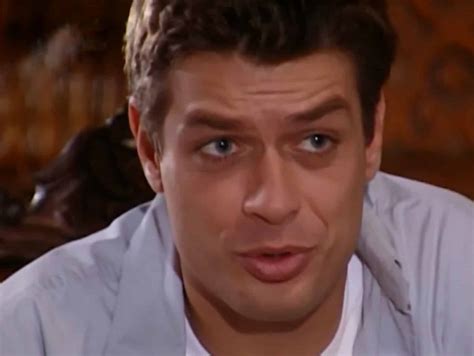 Coração de Estudante: Edu pede demissão e Amelinha faz convite