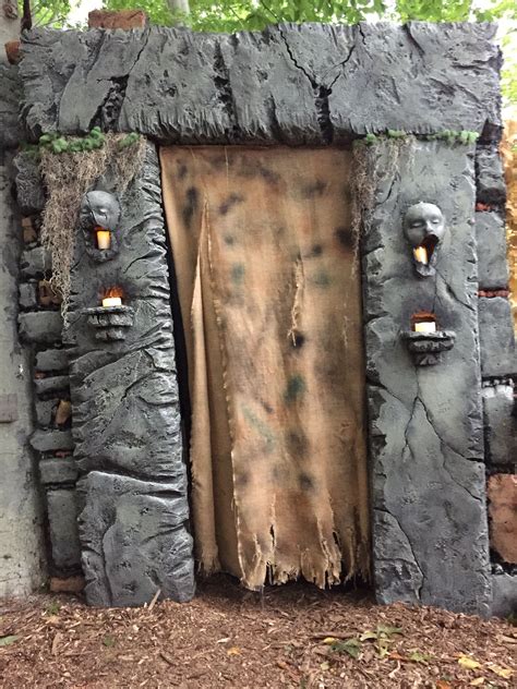 Best 12 JUNKYARD HAUNTS – Haunted House Walls – DIY – Artofit