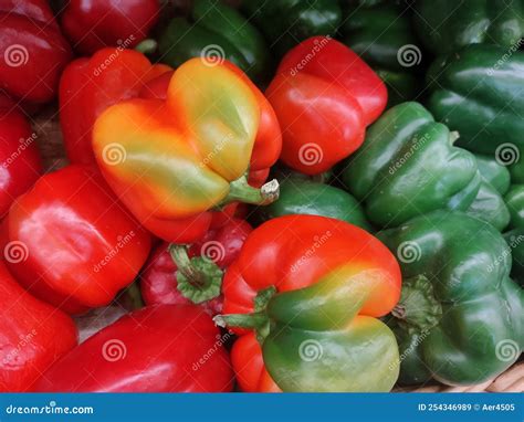 Red Yellow Green Sweet Pepper Stock Image - Image of green, vegetables ...