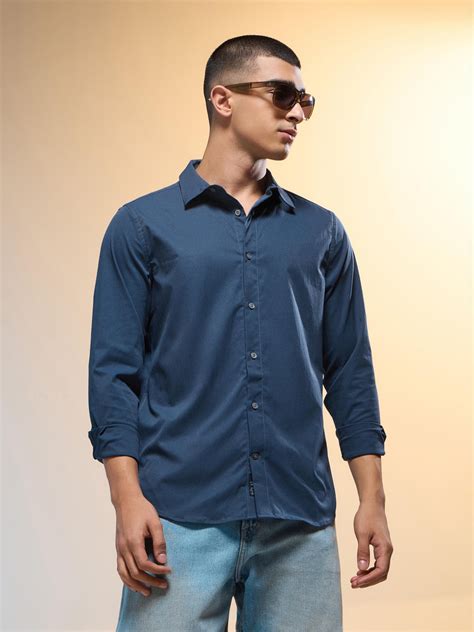 Men Solid Slim Fit Spread Collar Shirt with TS LYTRA
