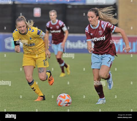 DAGENHAM ENGLAND - SEPTEMBER 18 : Lisa Evans (on loan from Arsenal) of West Ham United WFC takes ...