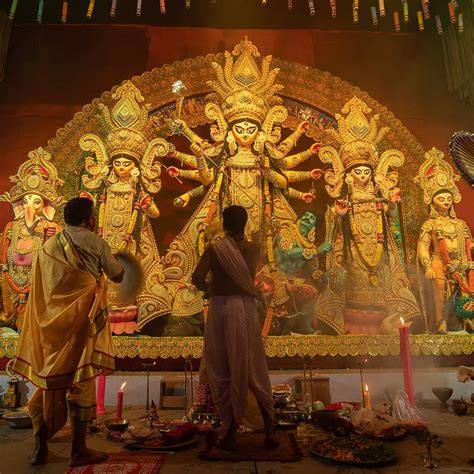 Things To Do In Kolkata During Durga Puja 2025 | LBB