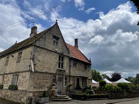 THE BROWNLOW ARMS (Hough-on-the-Hill) - Inn Reviews, Photos, Rate ...