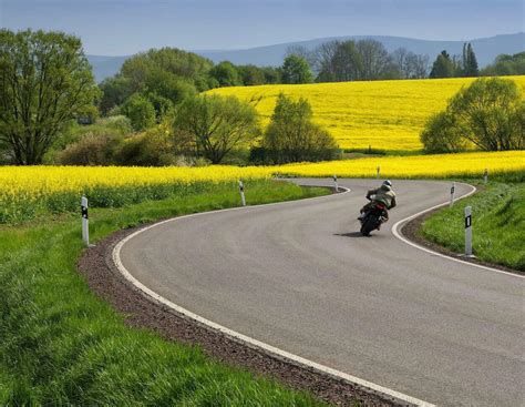 1498 Tote, 22.000 Verletzte: So gefährlich ist die Landstraße ...