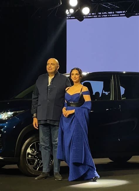 Aditi Rao Hydari makes a statement in Tarun Tahiliani's OTT collection ...