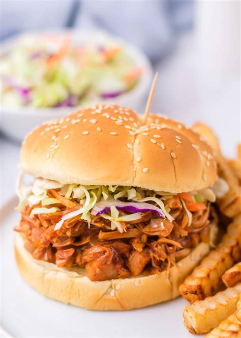 Jackfruit Pulled Pork Recipe {5 Ingredients!} Vegan BBQ Sandwiches