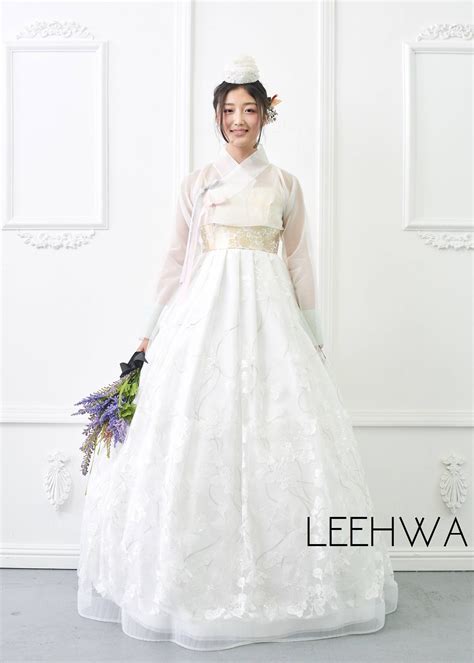 BRIDAL HANBOK – LEEHWA WEDDING | Hanbok wedding dress, Hanbok wedding, Korean wedding dress