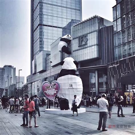 企业品牌形象吉祥物熊猫几何抽象熊大型商业广场玻璃钢卡通雕塑厂-阿里巴巴