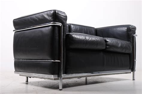 Original 'LC2' Sofa by Le Corbusier, Jeanneret and Perriand for Cassina ...