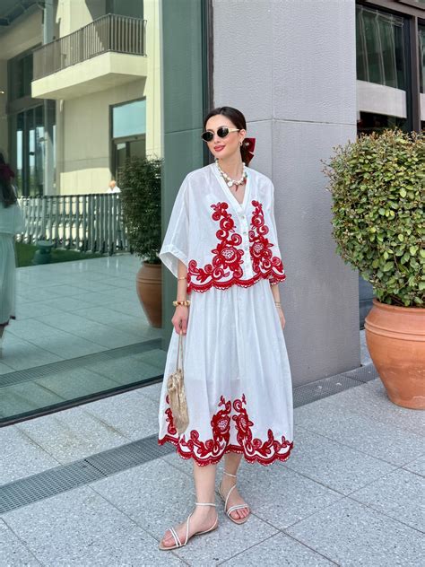 Isabel Embroidered Coordinated Set in Red – TrenBee