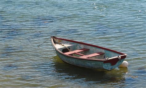 Fotos gratis : mar, antiguo, canoa, vehículo, azul, velero, motora ...
