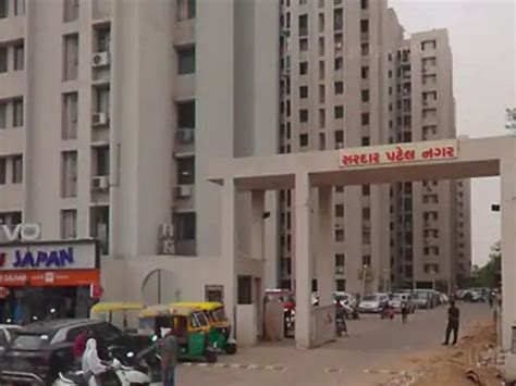 Shastranagar's Sardar Patel Nagar: Housing Board's negligence cuts ...