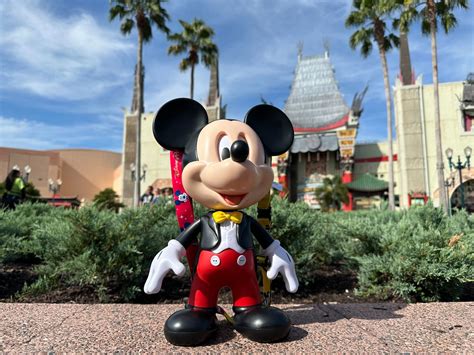BREAKING: Talking Mickey Mouse Popcorn Bucket Now Available at Disney's ...