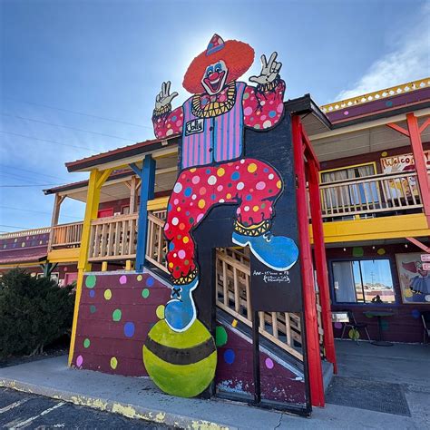 THE CLOWN MOTEL (Tonopah) - Hotel Reviews & Photos - Tripadvisor