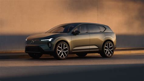 Volvo EX60 Brings 400-Mile Range and New Safety Tech to the Luxury EV ...