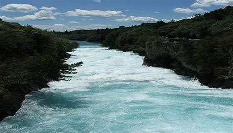 Huka Falls In New Zealand Guide A Thrilling Wonder For Visitors In 2026
