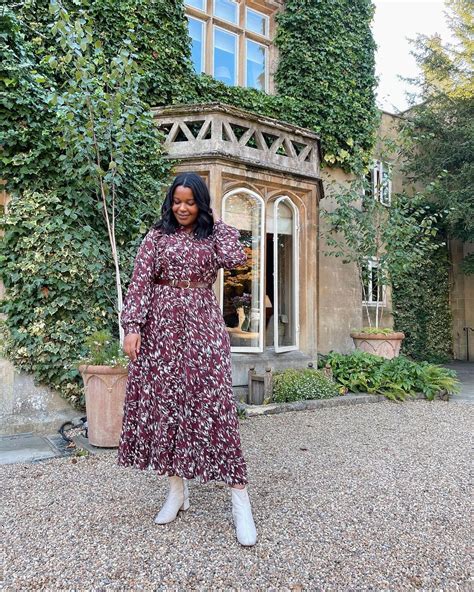 The Best 18 Boots to Wear With Mini, Midi and Maxi Dresses | Who What Wear
