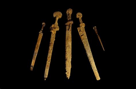Ancient Roman Swords Discovered Near Ein Gedi - Biblical Archaeology ...
