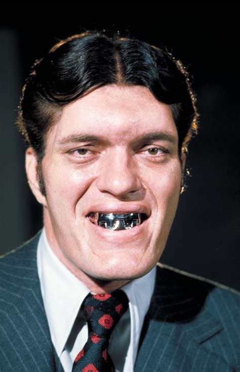 Richard Kiel as Jaws. | Jaws james bond, James bond, James bond movies