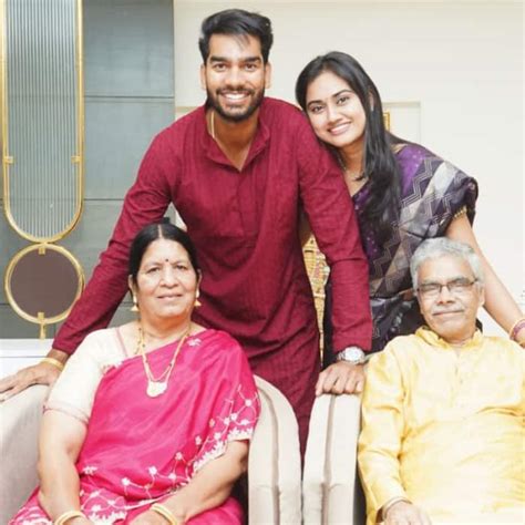 Meet Venkatesh Iyer’s beautiful wife Shruti Ragunathan, she works in...