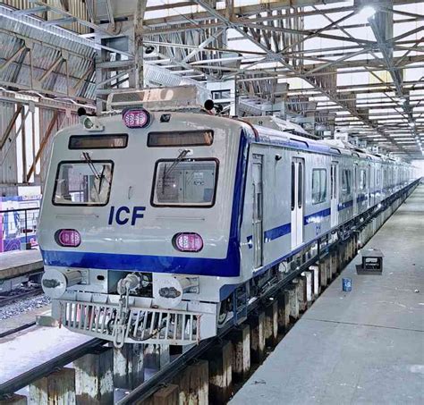 Kolkata AC Local Train 的图像结果