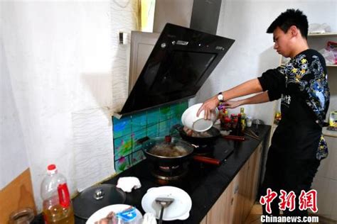 大学生创业开"共享厨房"受热捧 月入上万-天下事-长沙晚报网