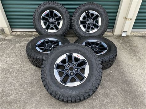 Jeep Wrangler Rubicon JL JK OEM Factory Wheels Tires Gladiator 2019