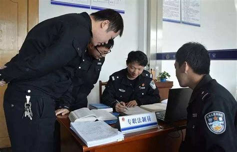 郑州老人到银行转账 柜员却报警叫来了警察-大象网