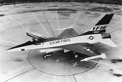 F-16 First Flight 的图像结果