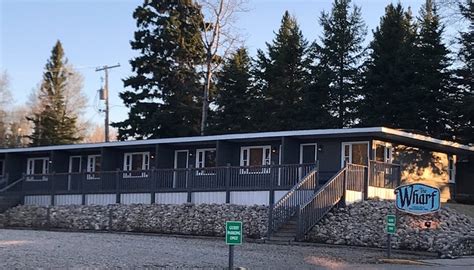 THE WHARF (Waskesiu Lake) - Motel Reviews, Photos, Rate Comparison ...