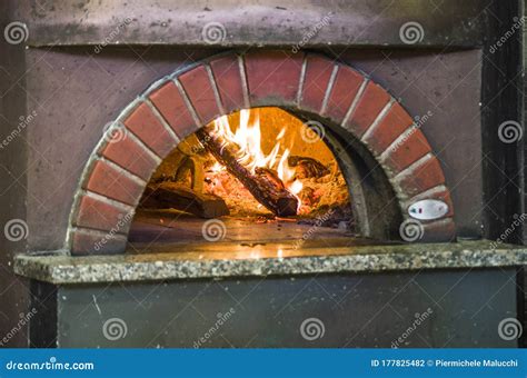 Traditional pizza oven stock photo. Image of meal, cook - 177825482
