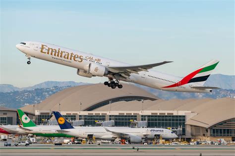 Fly Emirates Airlines Logo
