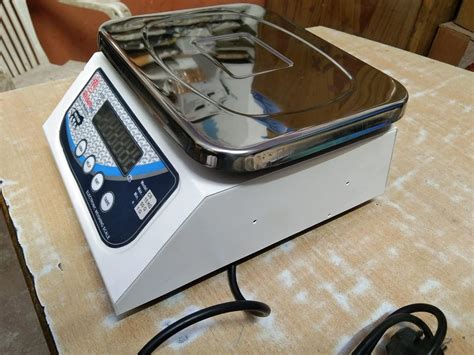 NAVNEET SCALE ENGINEERS metal counter weighing machine with steel ...