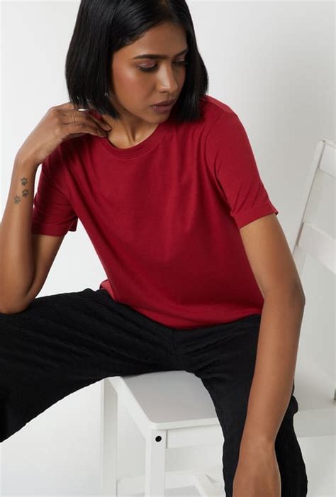 Buy Stylish T-Shirts for Women Online in India | Max Fashion