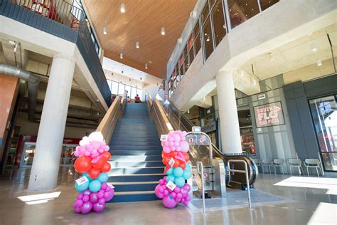 Lake Austin H-E-B now open - H-E-B Newsroom