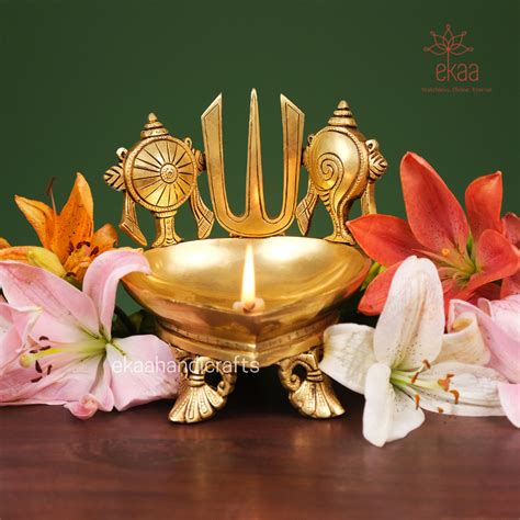 Brass Shankh Chakra Diya Lamp – Ekaa Handicrafts