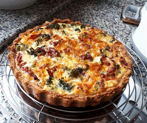 [Homemade] Bacon broccoli quiche with cheddar cheese crust : r/food