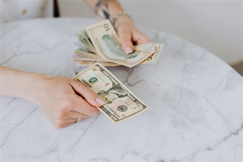 Convert 16,000 INR to USD Using the Latest Exchange Rate