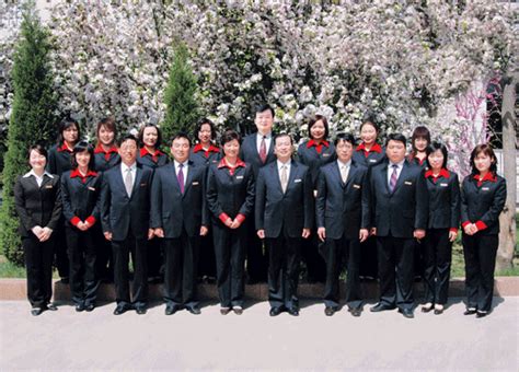 2005年4月12日沧州市外经公司部分职员合影 -沧州市对外经济技术合作有限公司