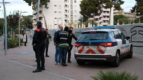 Cop policial contra la banda Trinitarios per tràfic de drogues i ...