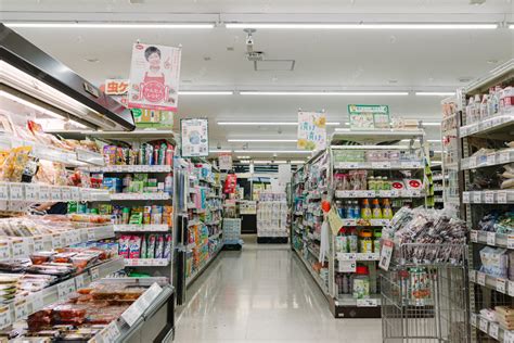 超市商品零食柜台摄影图高清摄影大图-千库网