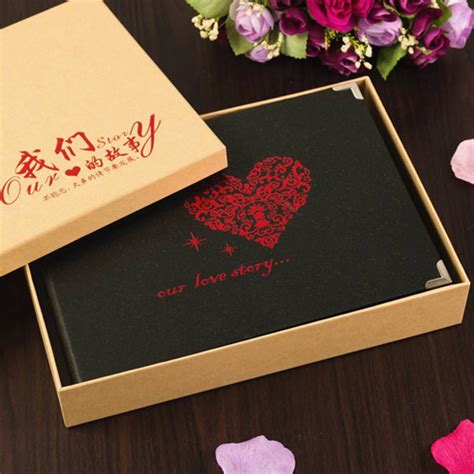 订婚礼拿什么礼物最新素材