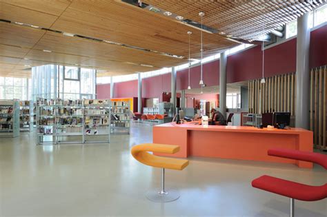 Library Front Desk 的图像结果