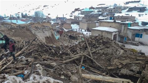 邊界5.7淺層地震 土耳其至少8死 村莊建築被毀 | 伊朗 | 新唐人中文電視台在線