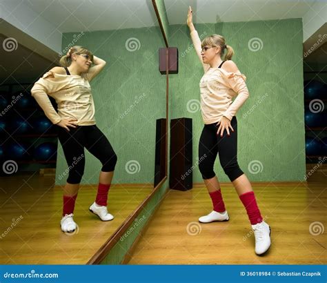 Mirror Reflection Different