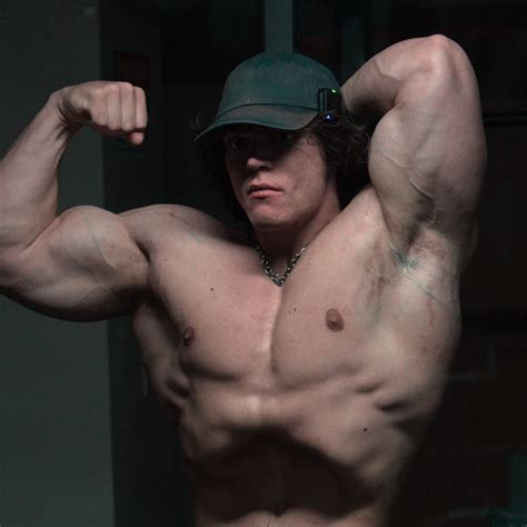 Sam Sulek Gym 的图像结果