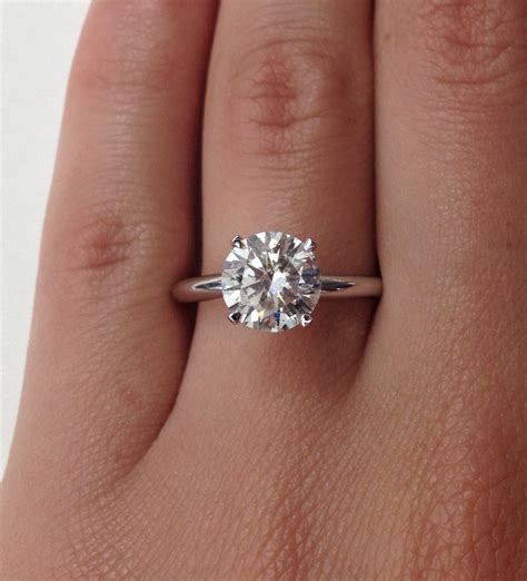 The Truth About a 2 Carat Diamond Engagement Ring